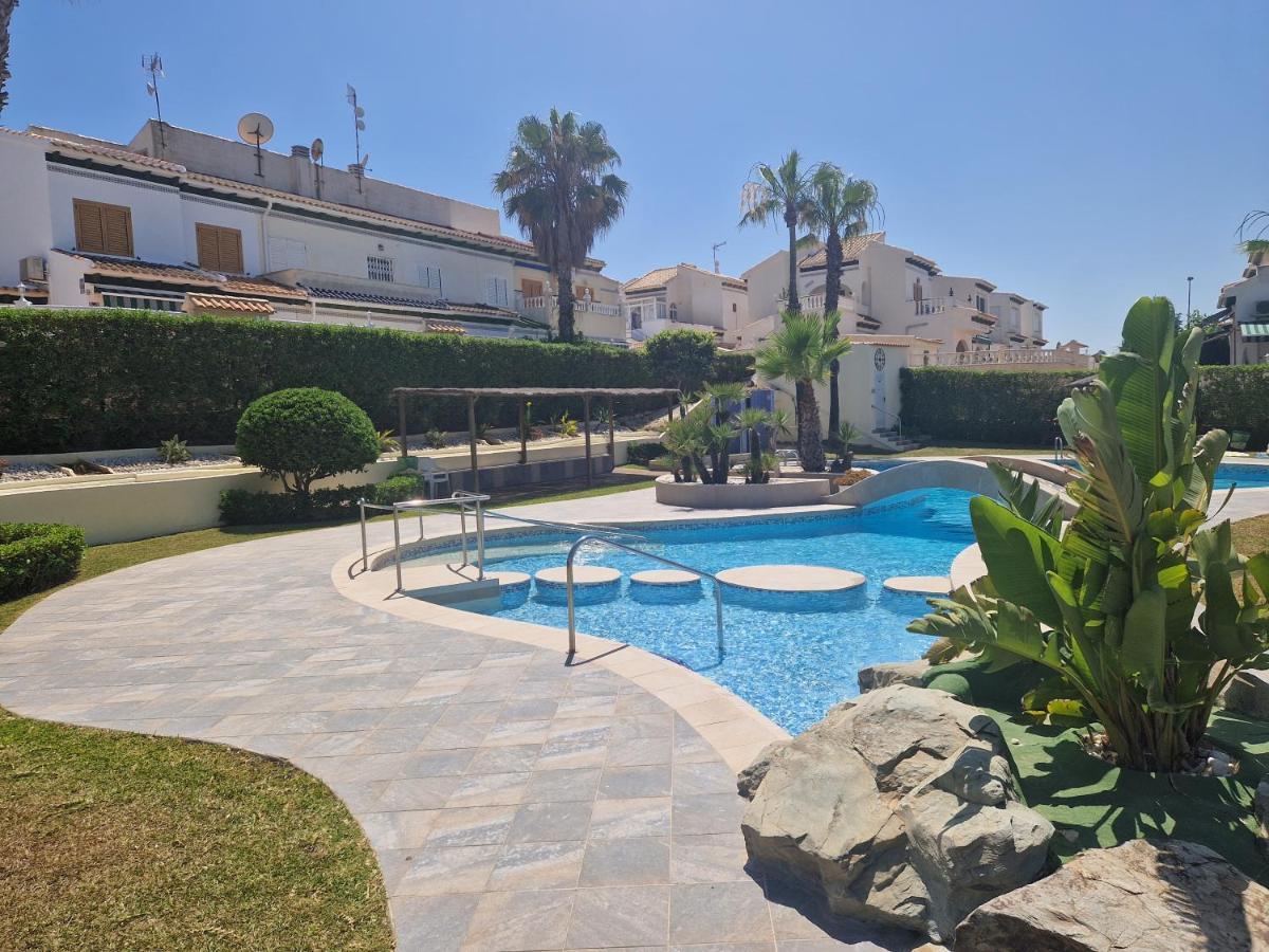 Lovely Apartment Near The Beach In Sunny La Mata Torrevieja Buitenkant foto