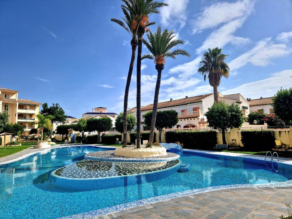 Lovely Apartment Near The Beach In Sunny La Mata Torrevieja Buitenkant foto