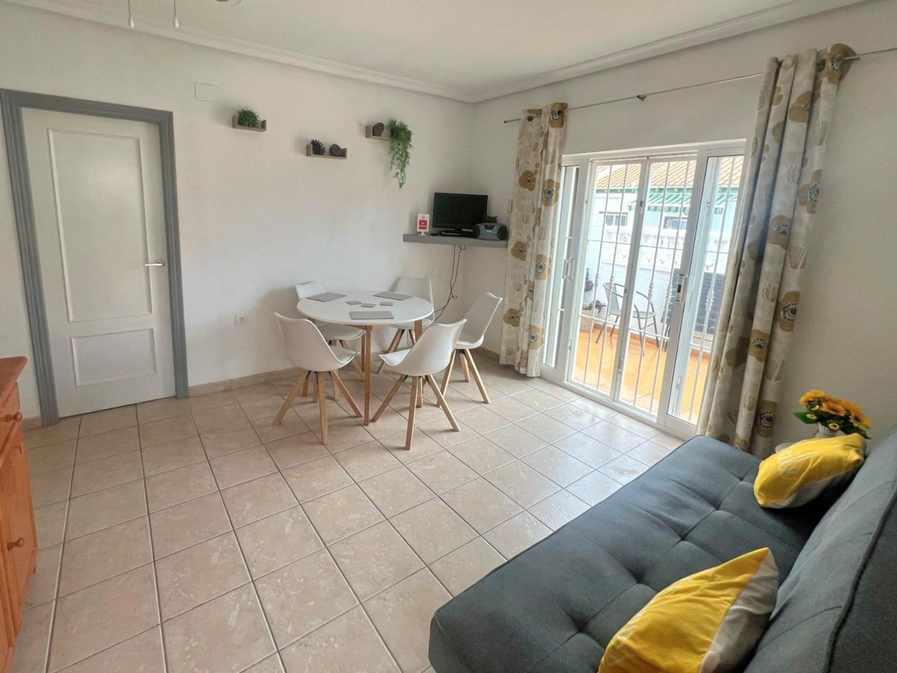 Lovely Apartment Near The Beach In Sunny La Mata Torrevieja Buitenkant foto