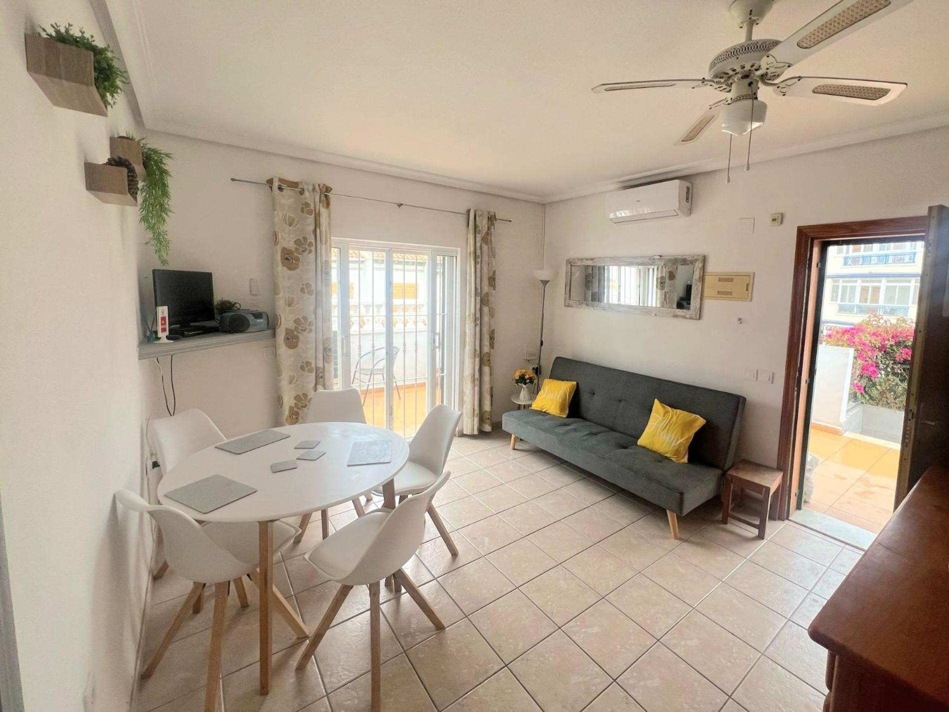 Lovely Apartment Near The Beach In Sunny La Mata Torrevieja Buitenkant foto